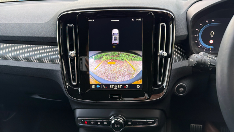 Volvo Xc40 2.0 B4P Plus Dark 5dr AWD Auto Petrol Estate